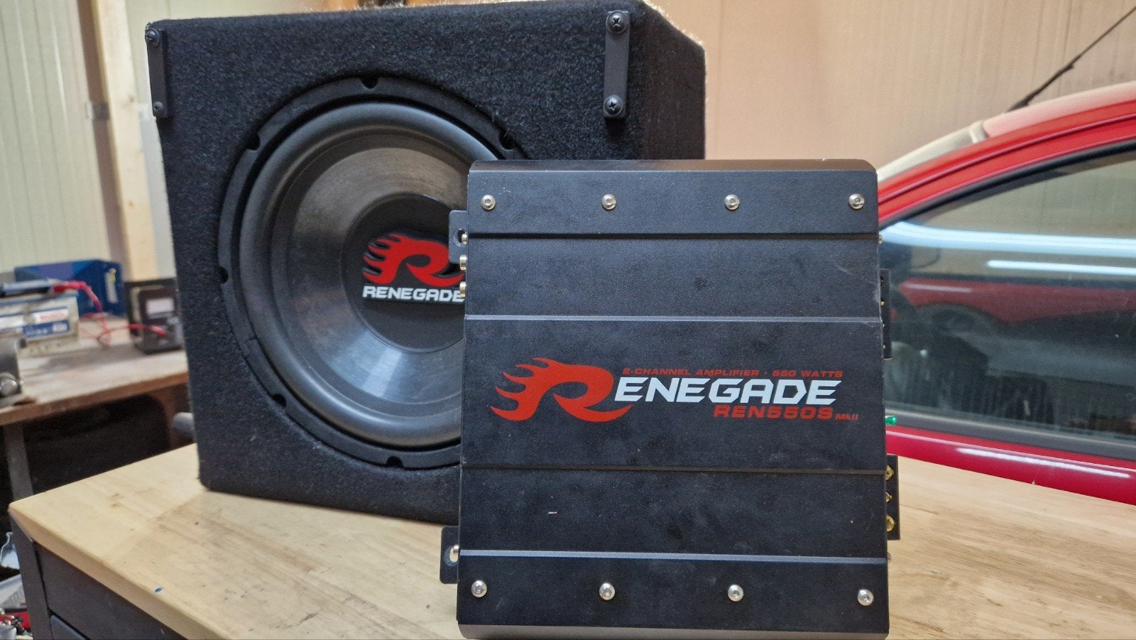 renegade versterker, subwoofer SET. 550 watts, Auto diversen, Ophalen of Verzenden, Gebruikt