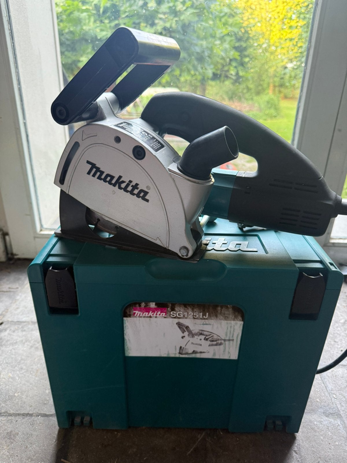 Makita Sleuvenfrees SG1251, Invalzaag, Ophalen of Verzenden, Zo goed als nieuw, 30 tot 70 mm