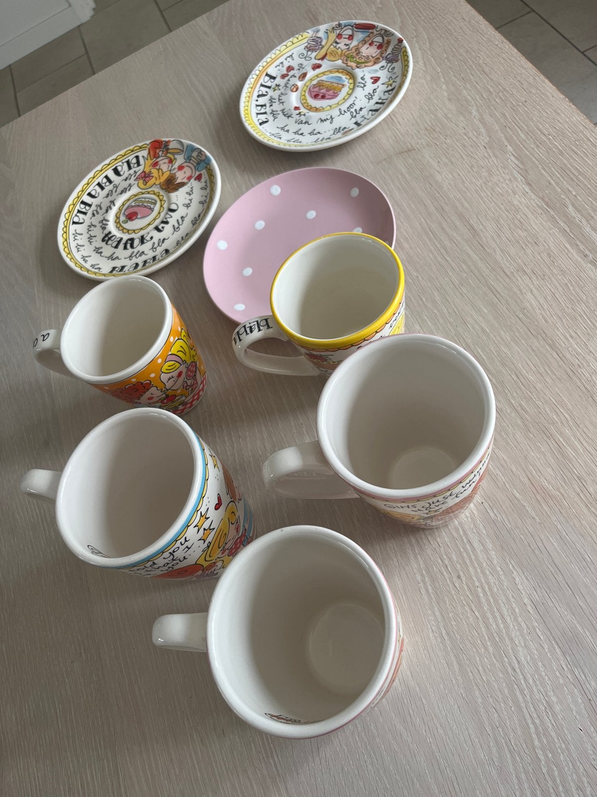 Blond Amsterdam servies: 6 mokken en 3 schotels, Ophalen, Gebruikt, Keramiek, Modern