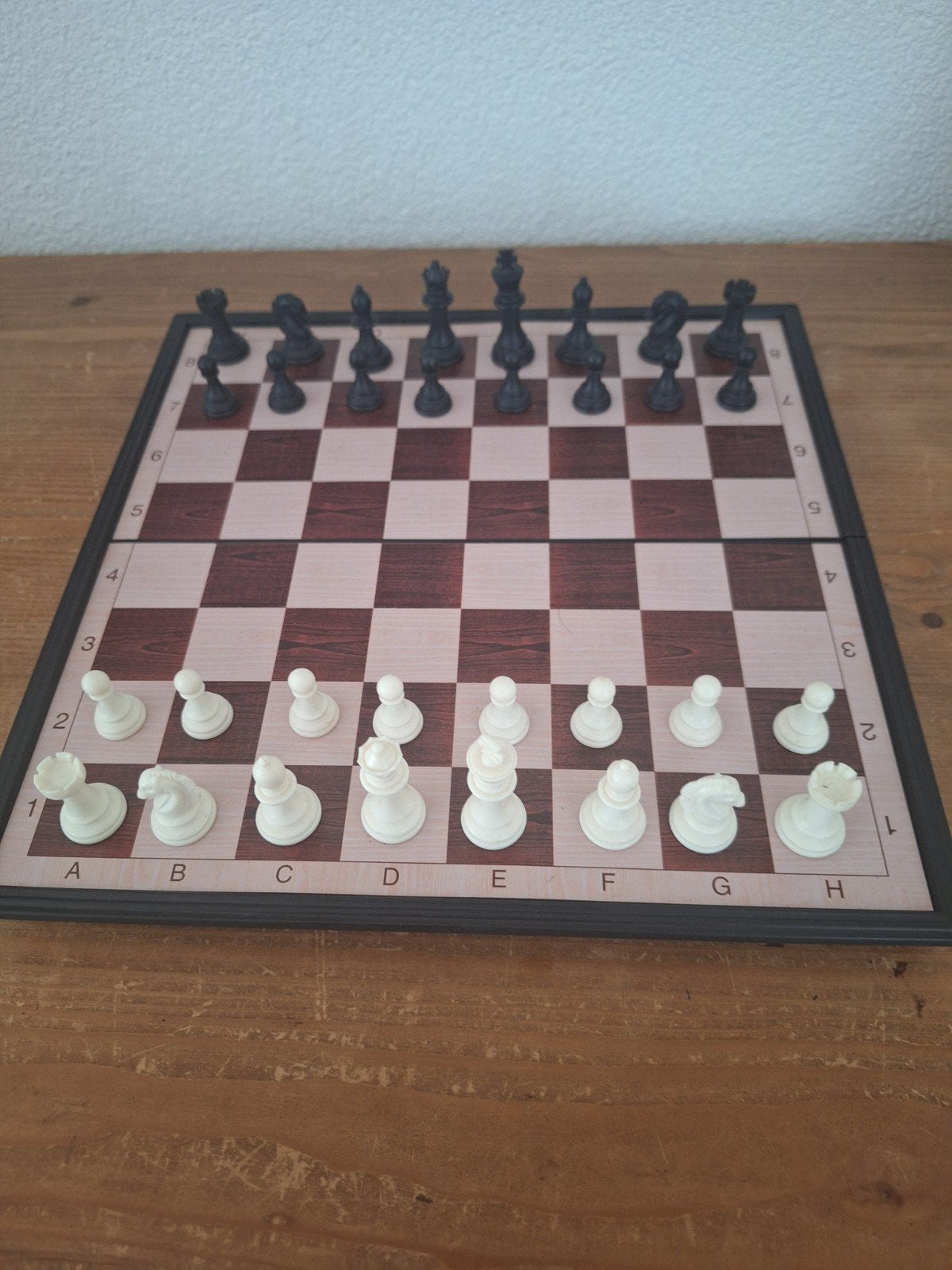 Nieuw (Reis) Schaakspel met Magneetjes - 33 cm, Hobby en Vrije tijd, Een of twee spelers, Ophalen of Verzenden, Nieuw, Reisspel
