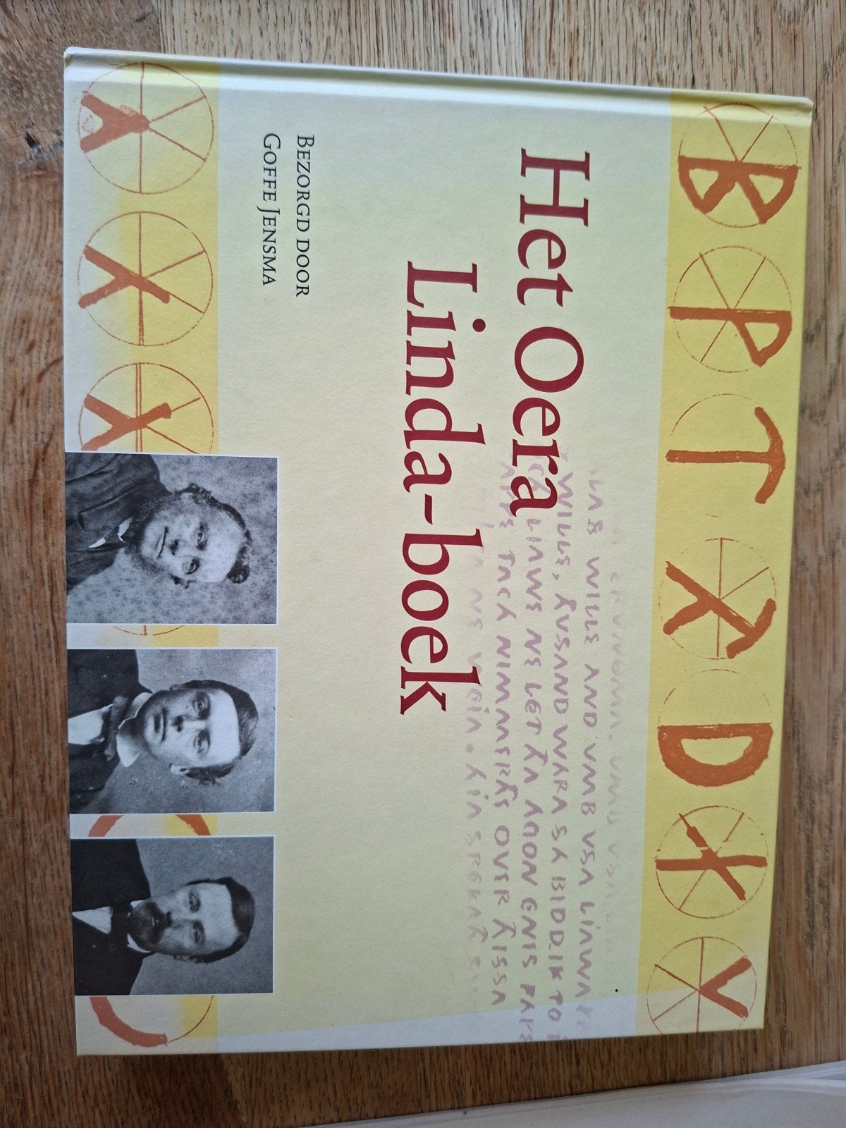Het Oera Linda-boek, Boeken, Ophalen of Verzenden, Zo goed als nieuw
