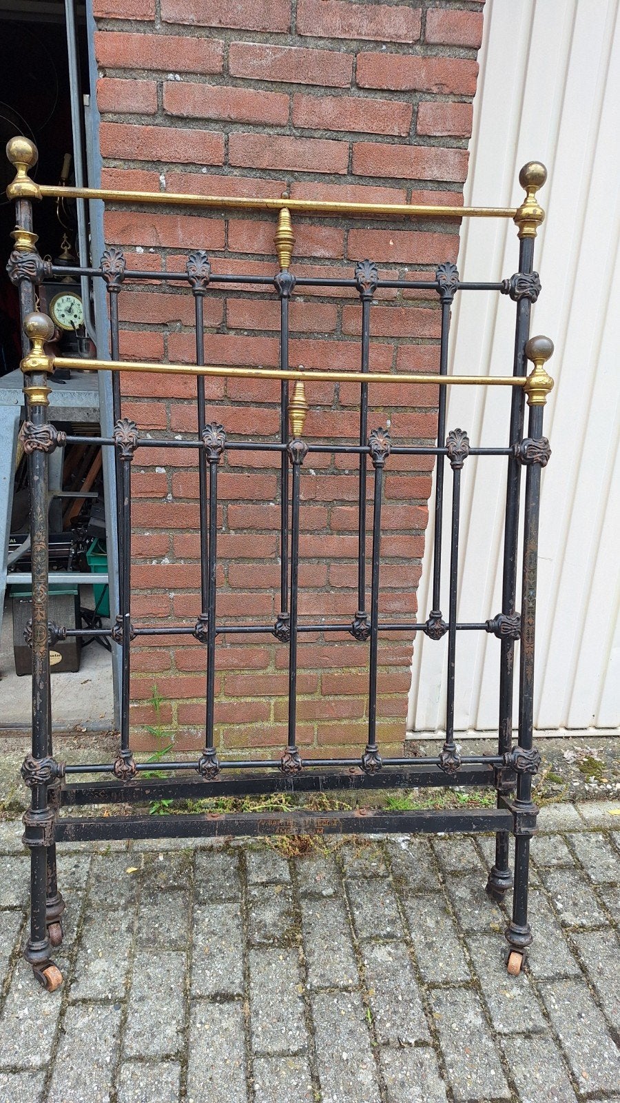 Antiek smeed werk voor en achterkant antiek bed!, Ophalen