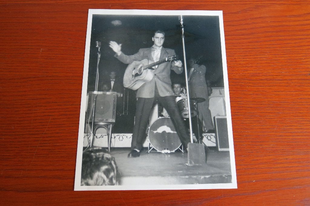 Elvis Presley foto 1956 Fox Theater 25 mei Detroit 1956 king, Ophalen of Verzenden, Gebruikt, Foto of Kaart