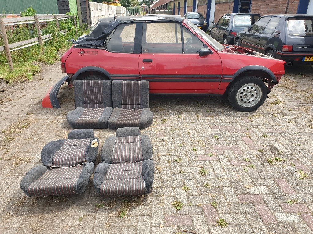 Peugeot 205 CTI project!, Ophalen, Gebruikt, Achterklep, Achter