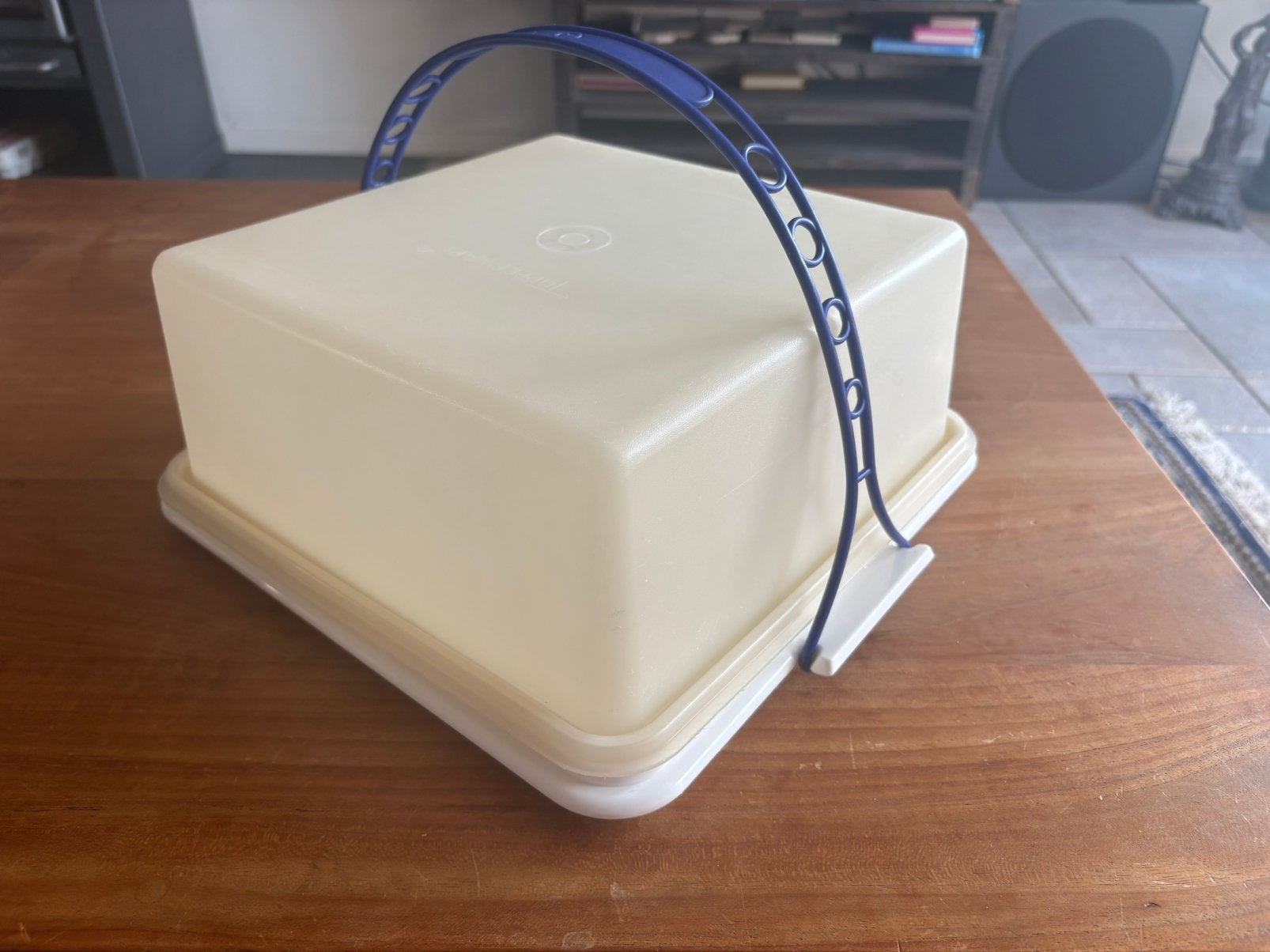 Grote Tupperware vierkante taartdoos met deksel 25 x 25 x 11, Ophalen of Verzenden, Zo goed als nieuw, Wit, Schaal
