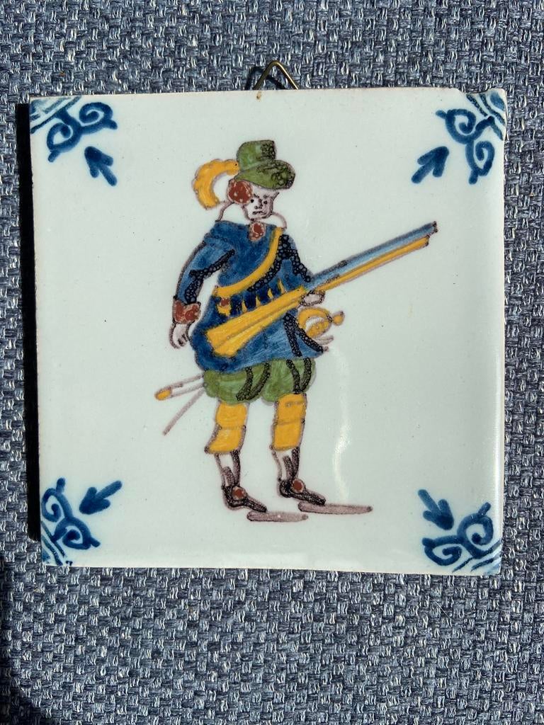 Tegel met jager van Tichelaar Makkum, Ophalen of Verzenden