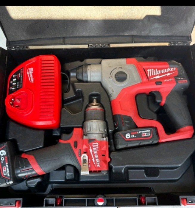 Milwaukee combi set m11 fuel Boorhamer en Schroefmachine Set, 600 watt of meer, Verzenden, Klopboormechanisme, Zo goed als nieuw