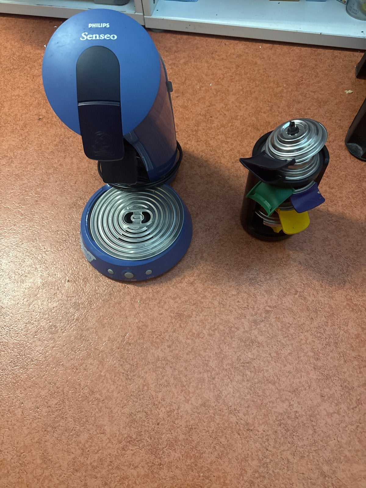 Senseo koffiezetapparaat met accessoires, Ophalen, Koffiepads en cups, Gebruikt, Koffiemachine