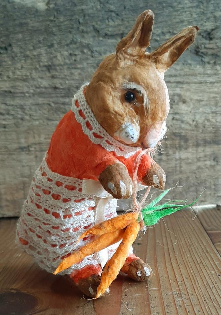 Konijntje wattenpopje met bosje worteltjes handgemaakt, Antiek en Kunst, Curiosa en Brocante, Ophalen of Verzenden