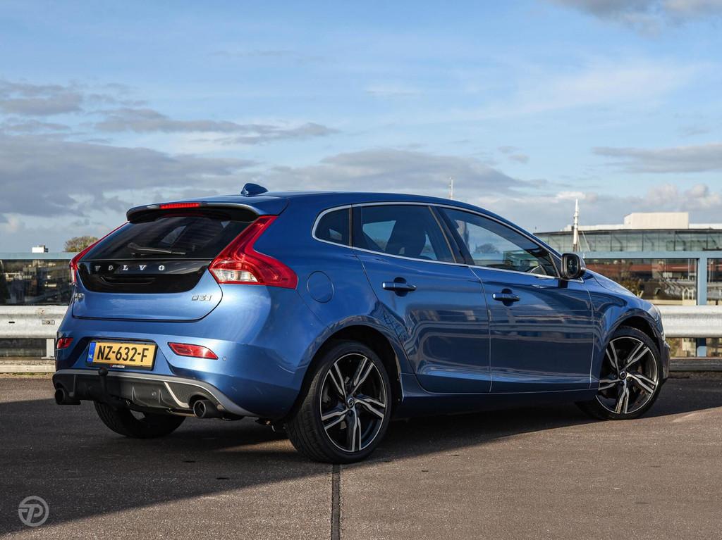 Volvo V40 2.0 D3 150 PK Business Sport R-Design Panoramadak, Auto's, Volvo, Voorwielaandrijving, 28 km/l, Gebruikt, 4 cilinders