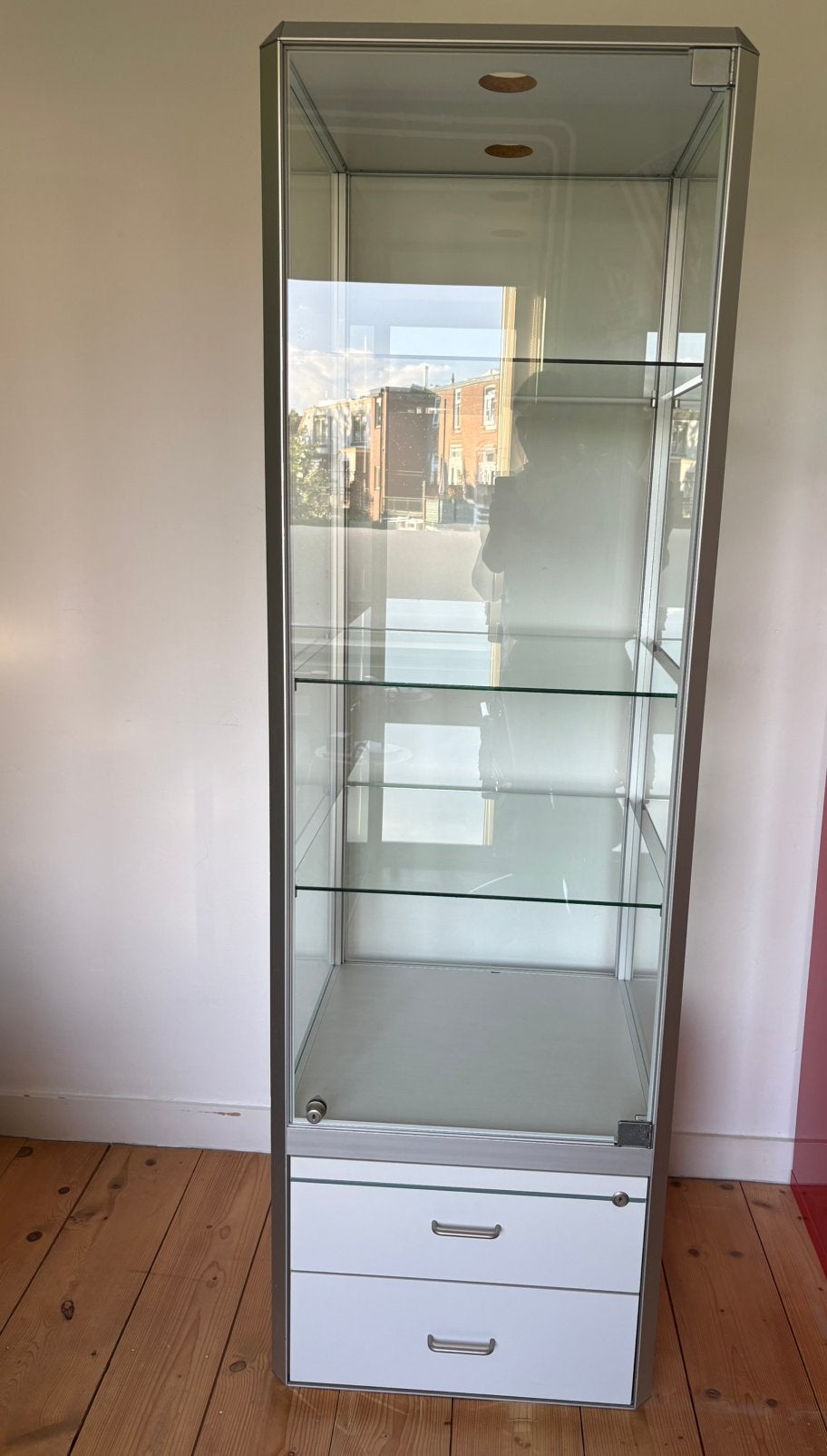 Vitrinekast aluminium, Ophalen, Gebruikt, 50 tot 100 cm, 150 tot 200 cm