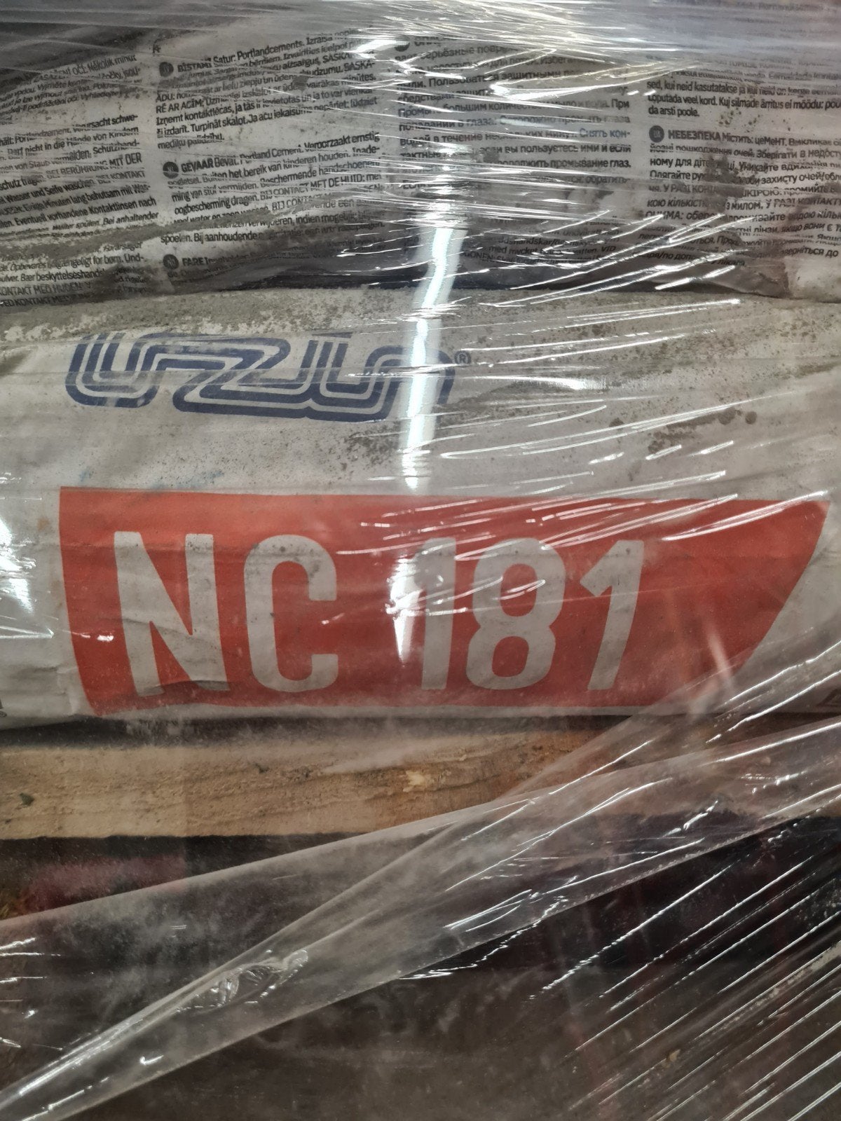 Beschadigde pallet met zakken  uzin nc 181 vul en uitvlak mo, Ophalen of Verzenden, Nieuw