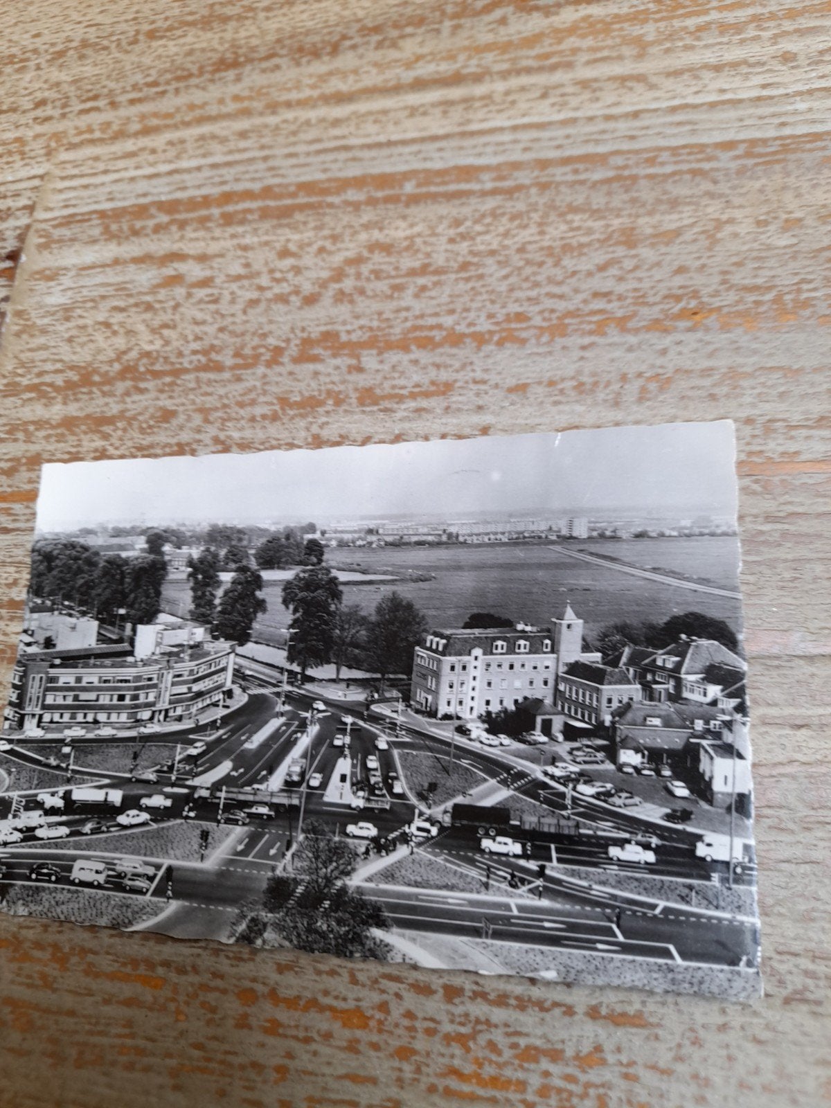 zwart wit foto ansichtkaart verkeersplein Den Bosch, Verzamelen, Ophalen of Verzenden, 1960 tot 1980, Gelopen, Noord-Brabant