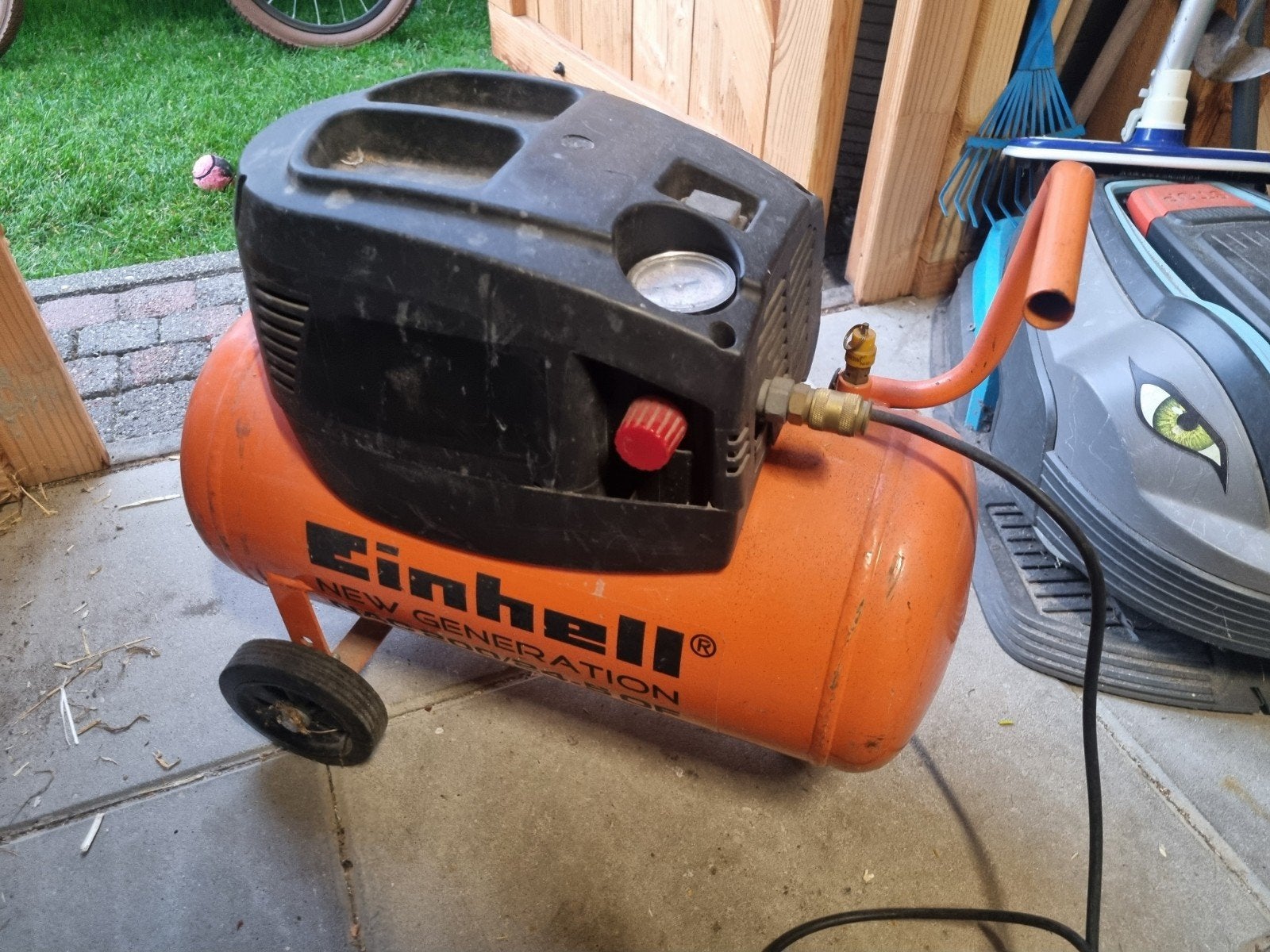 Einhell Olievrije Compressor 220V, 24L, Ophalen, Gebruikt, 6 tot 10 bar, Minder dan 200 liter/min