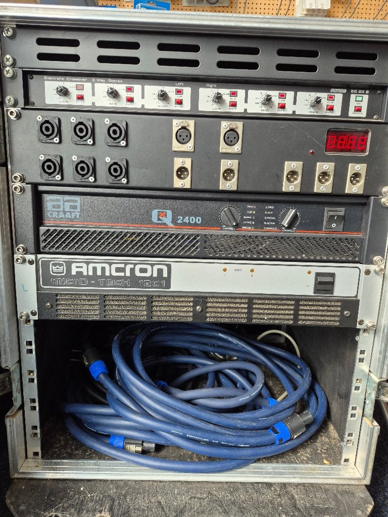 Zeer mooie versterker racks in flightcase., Ophalen, Zo goed als nieuw, 100 watt of meer