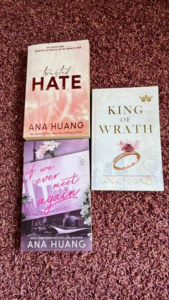3 boek combinatie van Ana Huang, Ophalen of Verzenden, Zo goed als nieuw