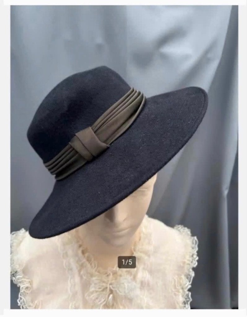 Elegante Zwarte Dames Hoed Marjorie Dawe maat 55/56 cm, Kleding | Dames, Hoeden en Petten, Zo goed als nieuw, X, One size fits all