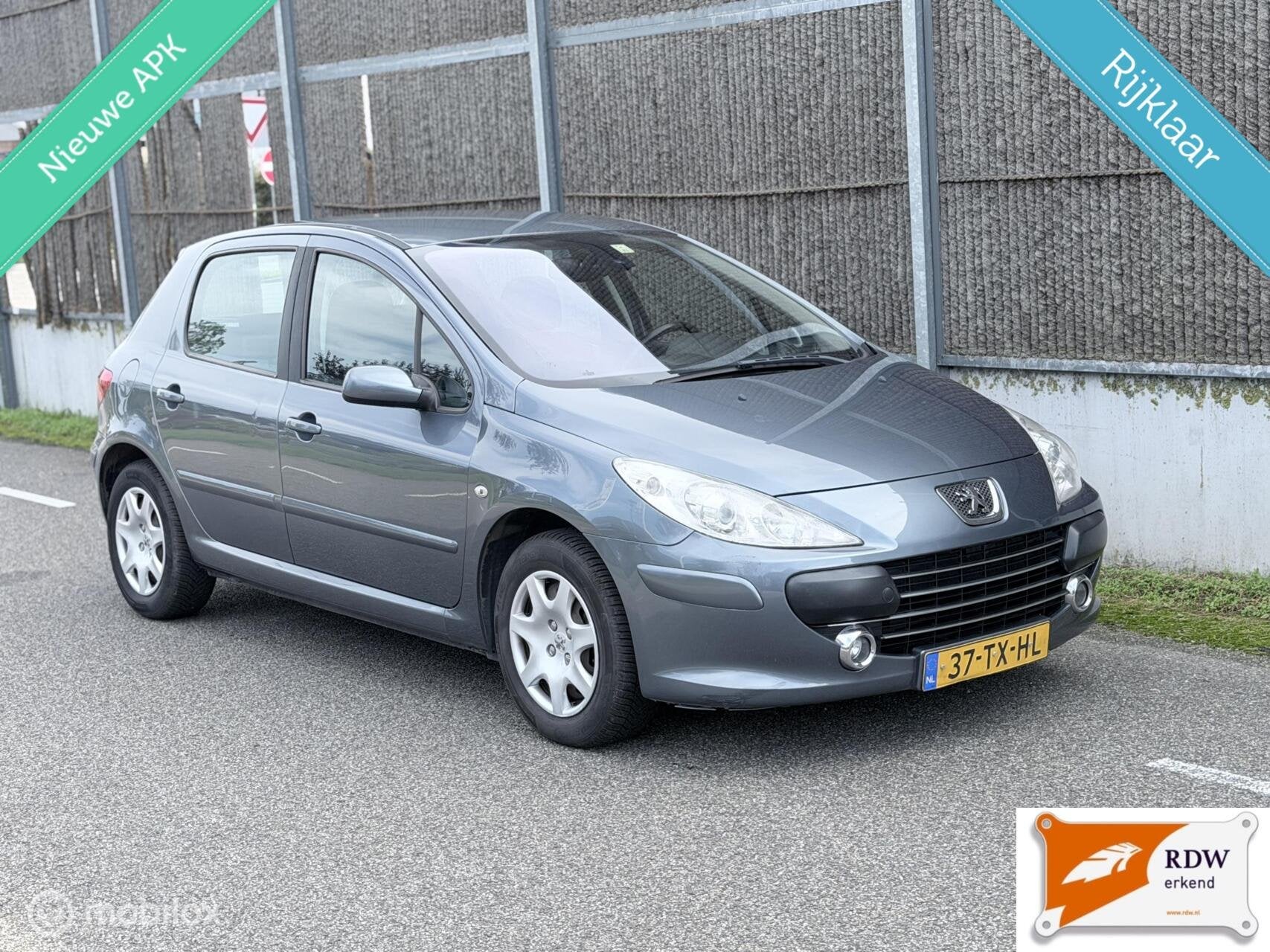 Peugeot 307 1.6-16V Premium NAP/NWE APK/AIRCO/CRUISE CONTROL, Voorwielaandrijving, Gebruikt, 4 cilinders, 635 kg