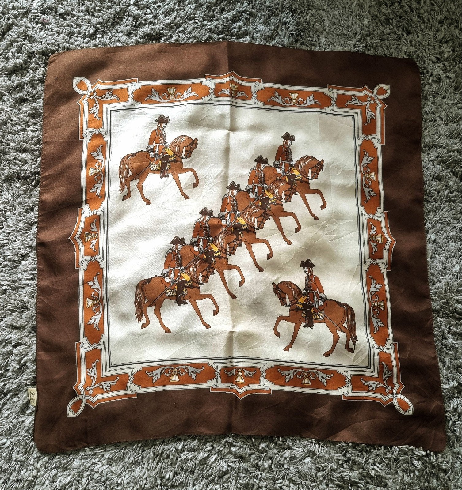 Vintage Pure Silk Paardensjaal 76x76 cm Perfecte staat, Ophalen of Verzenden, Dames, Zijde