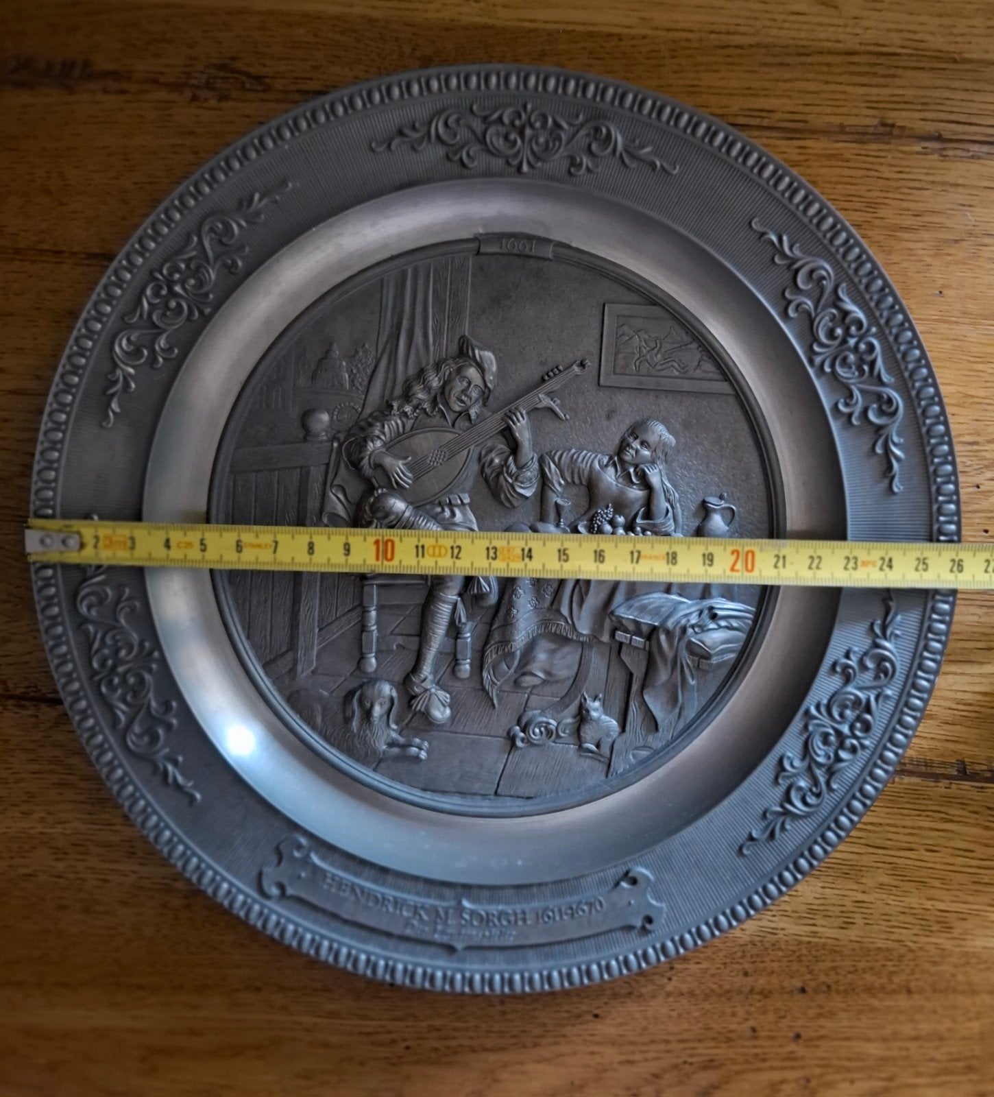 Decoratief tinnen wandbord met reliëf van Hendrick Sorgh, Ophalen of Verzenden