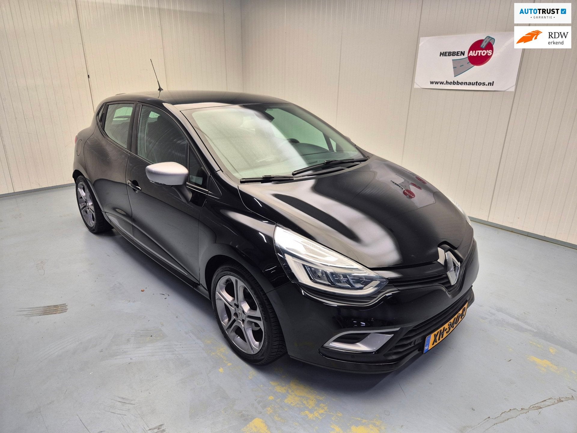Renault Clio 1.2 TCe Initiale Paris Navi Camera Ecc Cruise A, Auto's, Voorwielaandrijving, Dealer onderhouden, Stof, Gebruikt