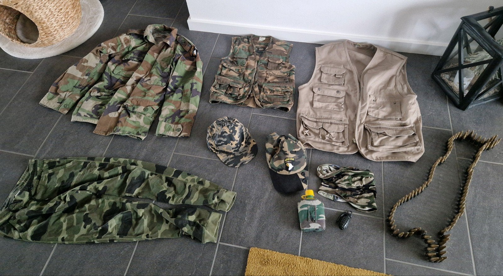 Militair kledingpakket en accessoires, Verzamelen, Ophalen of Verzenden, Overige soorten, Overige gebieden, Kleding of Schoenen