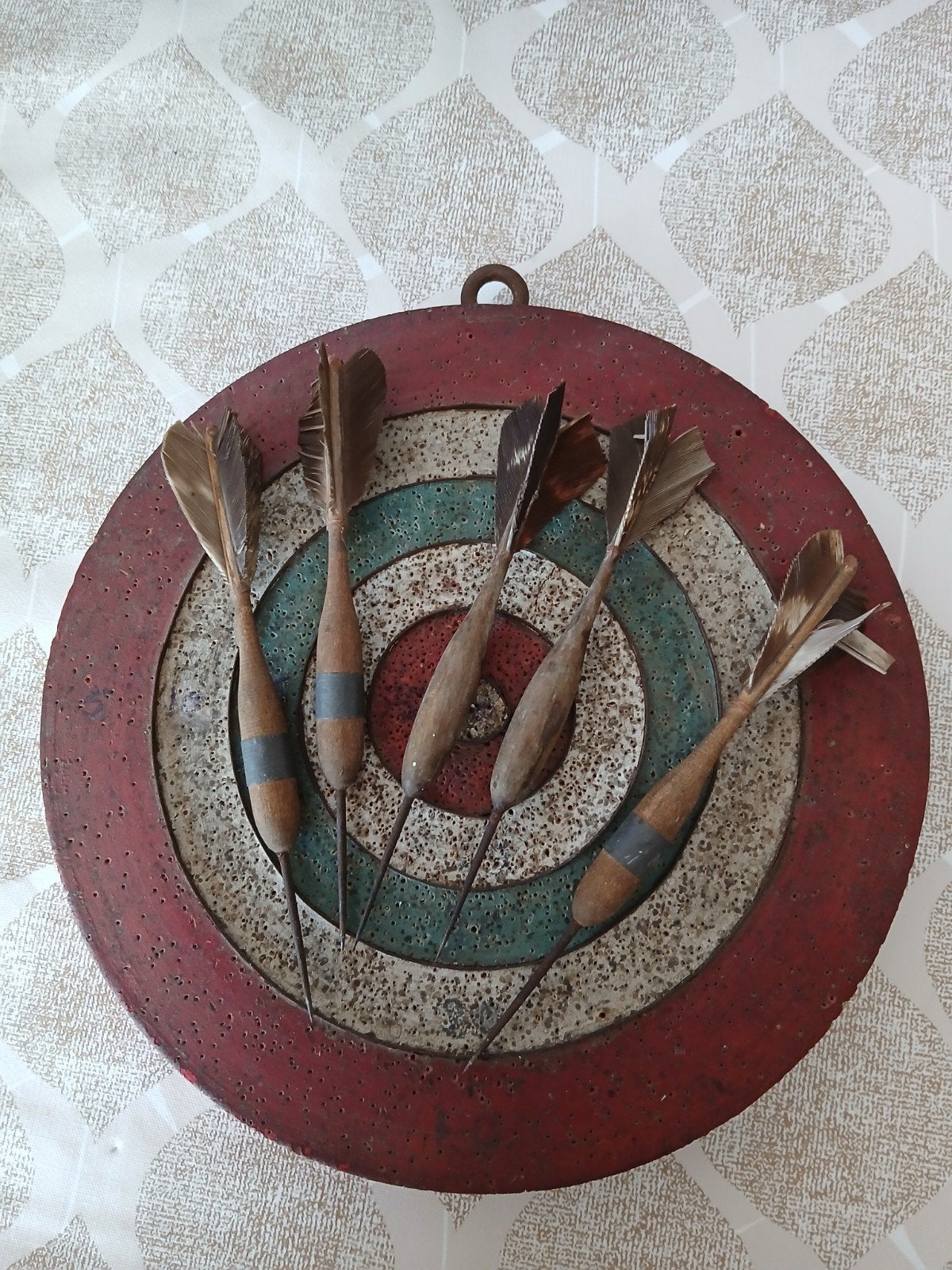Antiek dartbord met pijlen - 22cm diameter, Antiek en Kunst, Ophalen of Verzenden