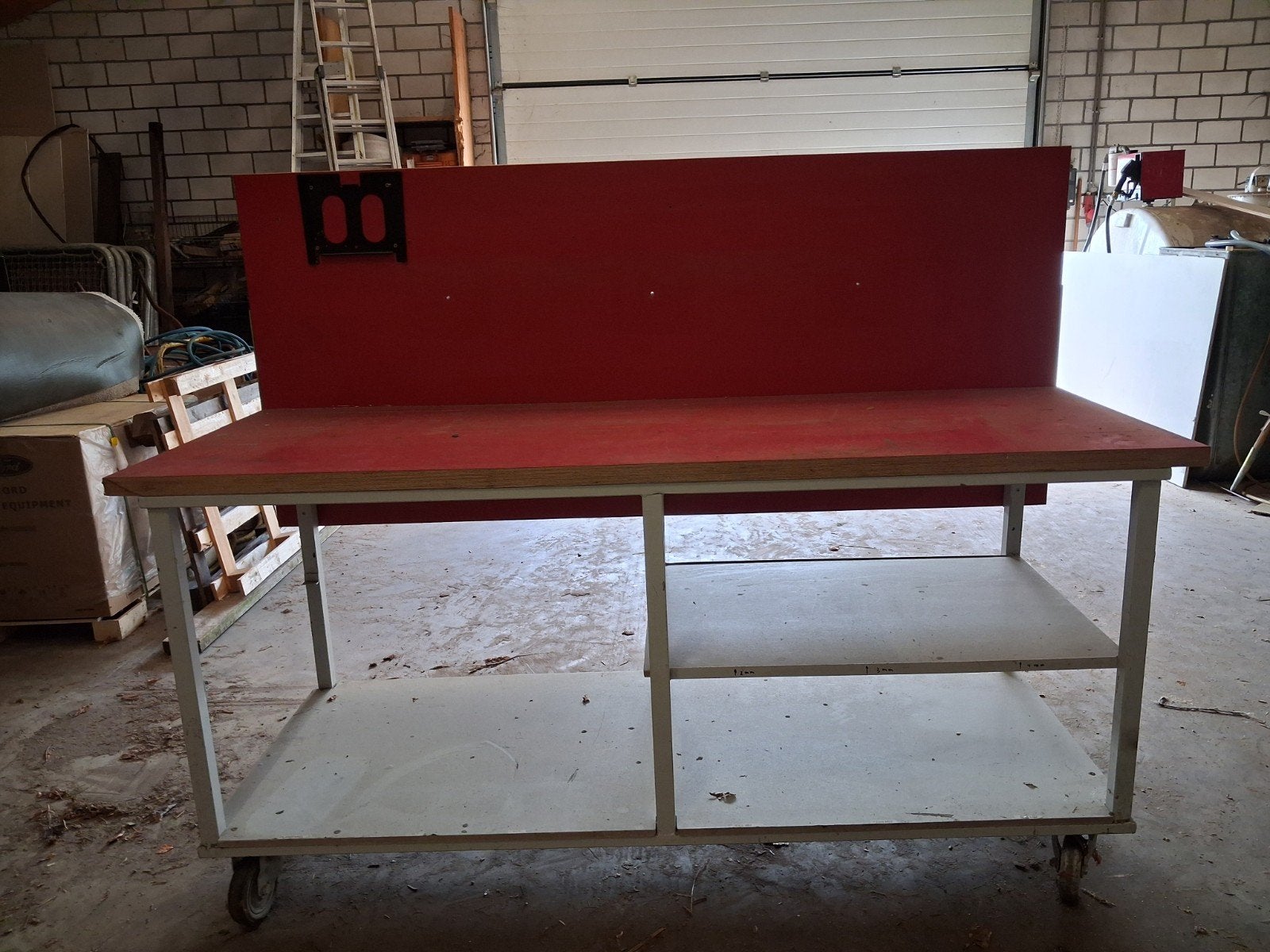 Stevige werkbank op wielen met opbergruimte, Ophalen of Verzenden, Gebruikt, 170 cm of meer