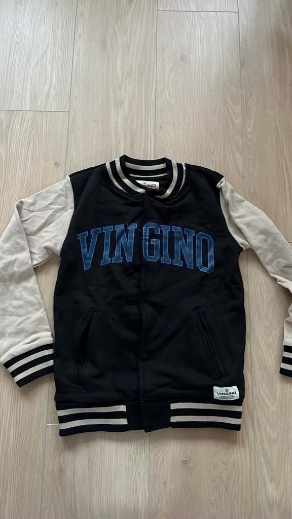 Vingino baseball vest jasje nieuw maat 140, Kinderen en Baby's, Ophalen of Verzenden, Nieuw, Jongen, Trui of Vest