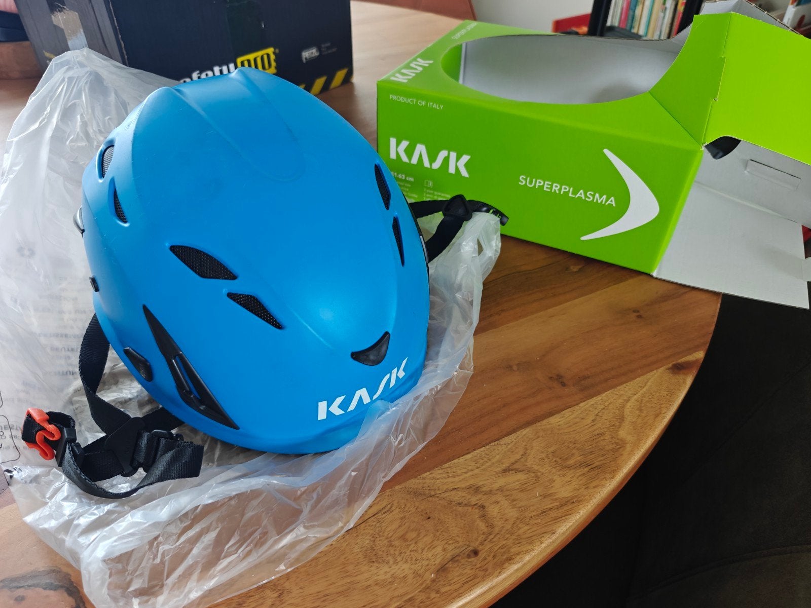 Kask Superplasma AQ Bouwhelm - Z.G.A.N., Ophalen of Verzenden, Zo goed als nieuw