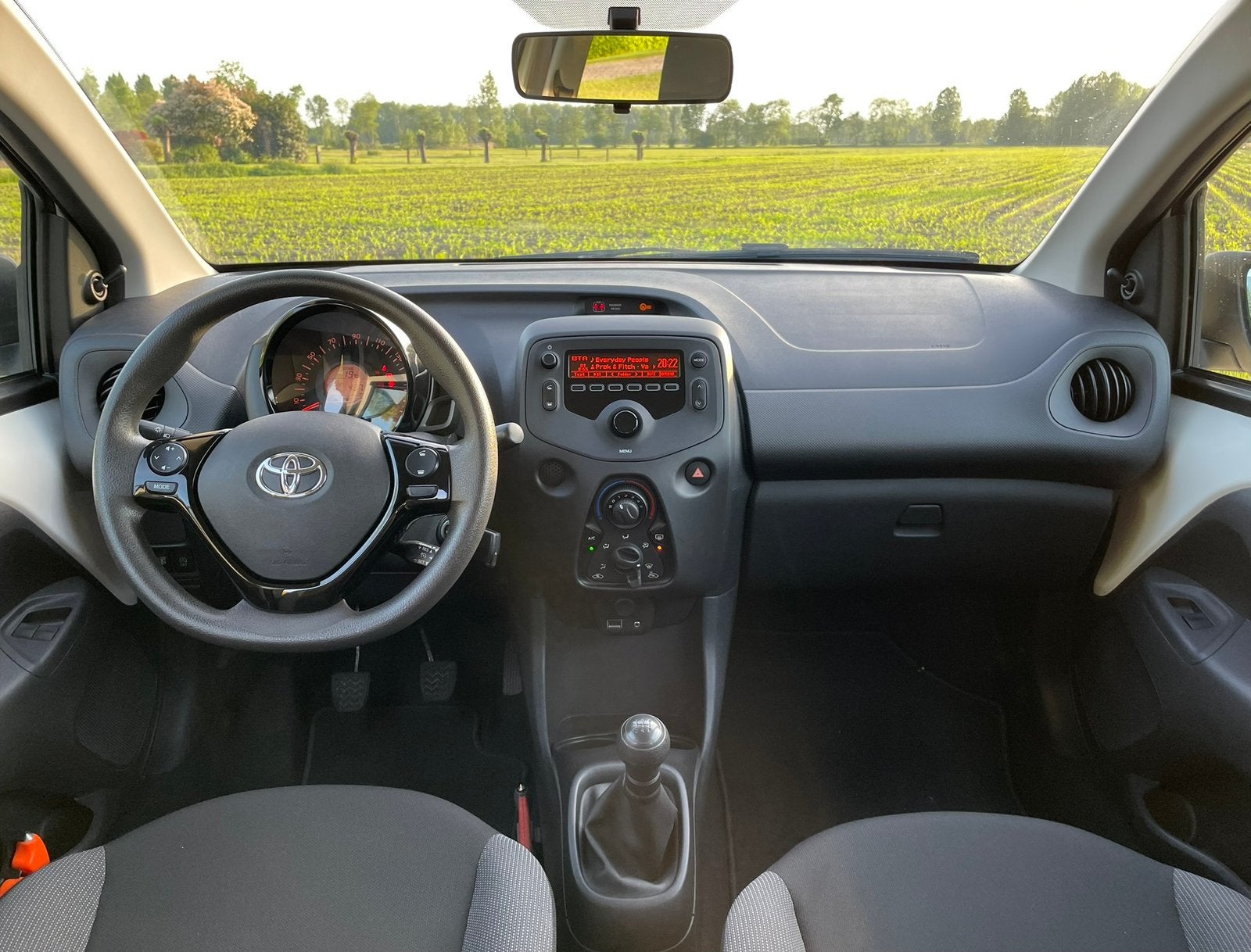 Toyota Aygo 1.0 VVT-i X-Fun 5DRS 2020 |Airco|Cruise, Voorwielaandrijving, Stof, Euro 6, 4 stoelen
