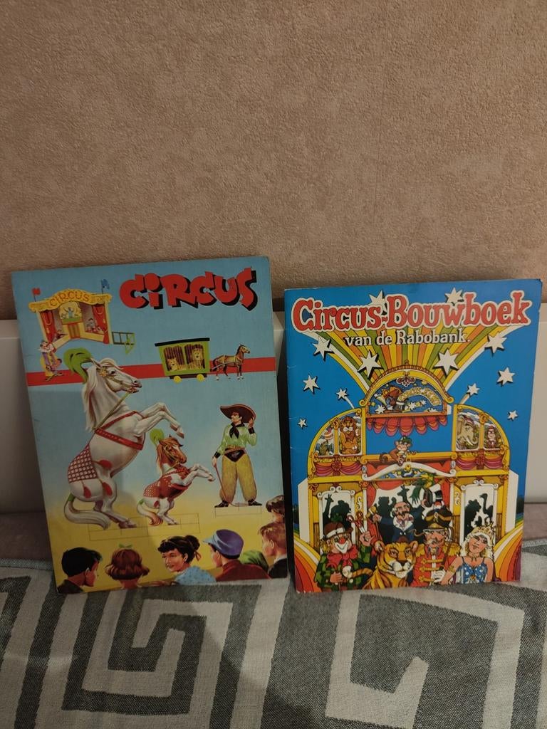 Vintage Circus Boeken: Circus & Circus Bouwboek Rabobank, Ophalen of Verzenden, Zo goed als nieuw, Onbekend, Fictie algemeen