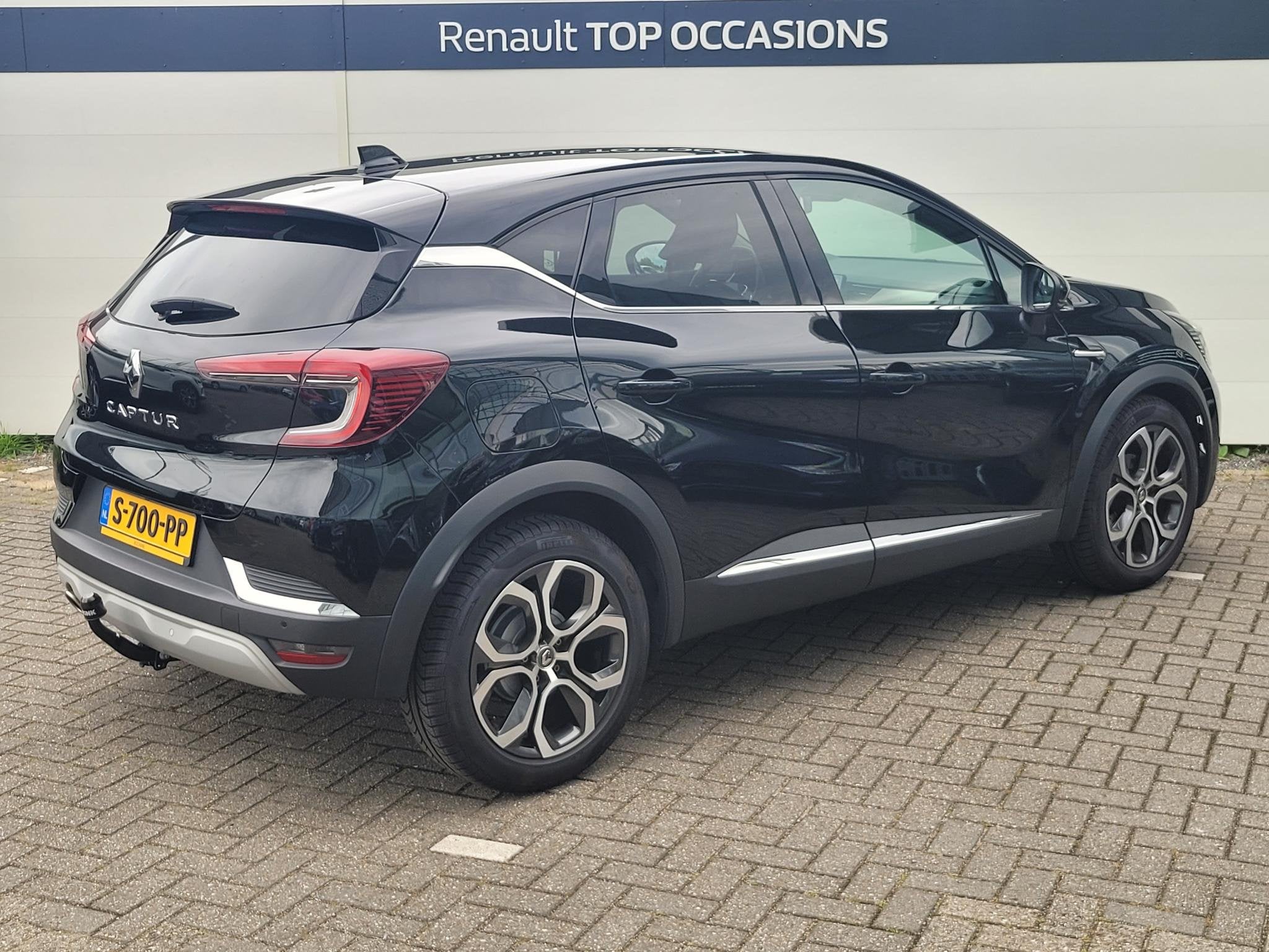 Renault Captur 1.3 TCe 140 Intens | Navigatie | Camera | 18", Gebruikt, 4 cilinders, Met garantie (alle), Leder en Stof
