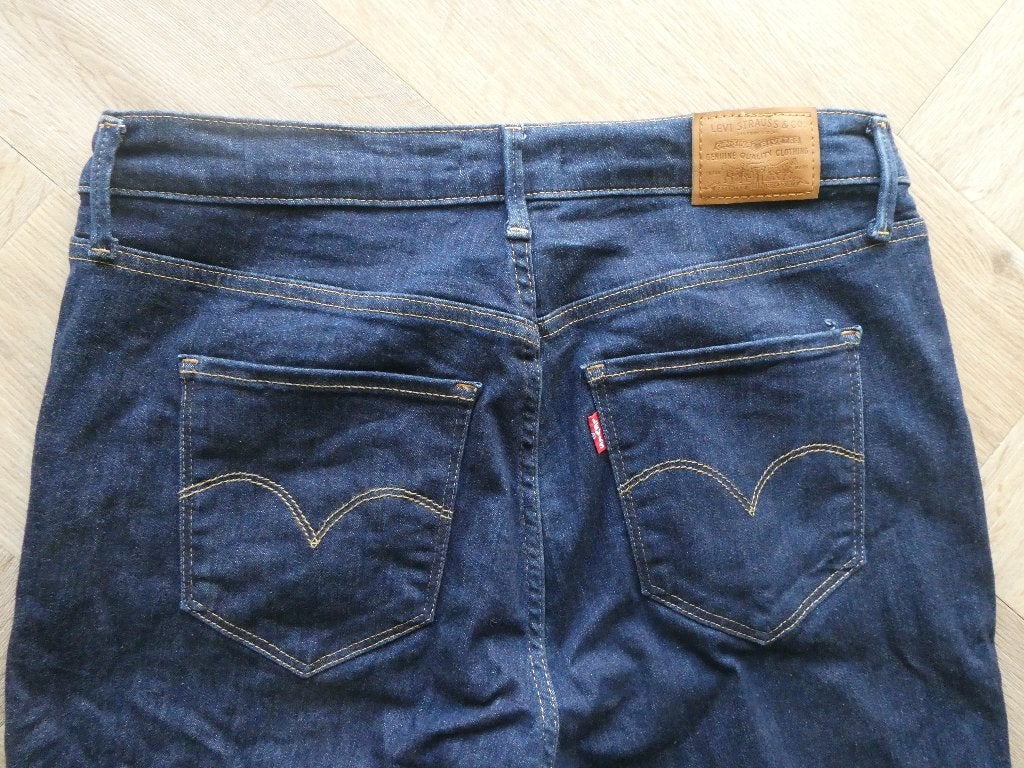 Mooie Levi 720 High Rise Skinny spijkerbroerk maat 14 W, Kleding | Dames, Blauw, Ophalen of Verzenden, Zo goed als nieuw, W27 (confectie 34) of kleiner