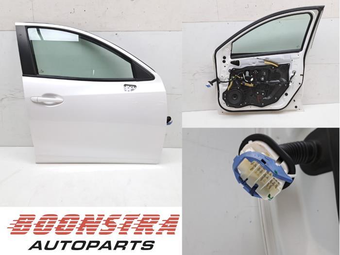 Portier 4Deurs rechts-voor van een Mazda 2 (25D), Gebruikt, -, Deur, -