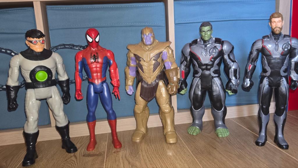 Marvel avengers poppen 5 stuks, Kinderen en Baby's, Speelgoed | Actiefiguren, Ophalen of Verzenden, Zo goed als nieuw