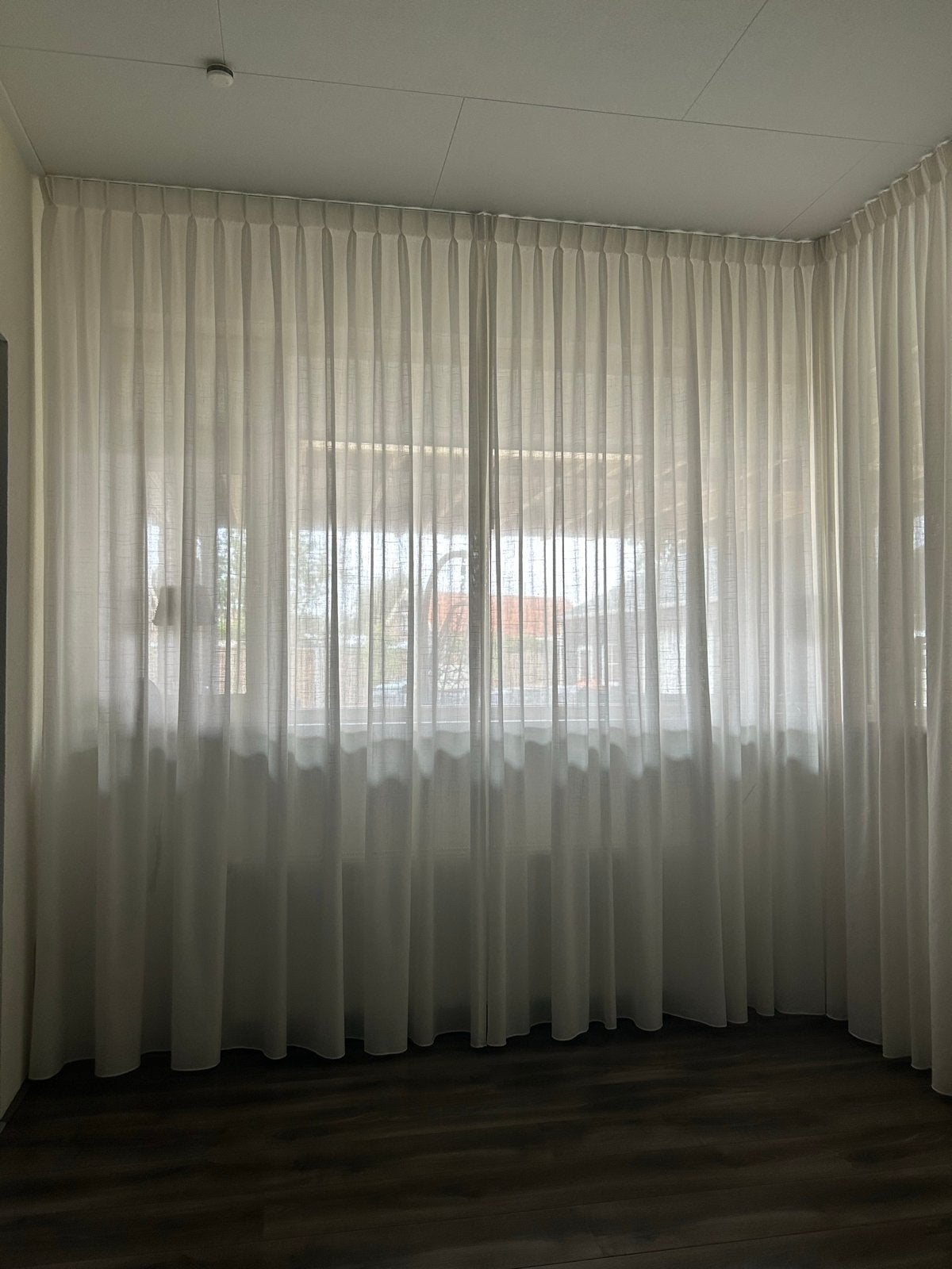 Crèmewitte Inbetween Gordijnen - 8m breed, 2.7m hoog, Ophalen, Overige materialen, Met haken, Gebruikt