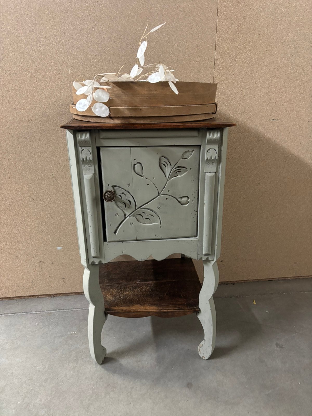 Brocante nachtkastje / kastje, Ophalen