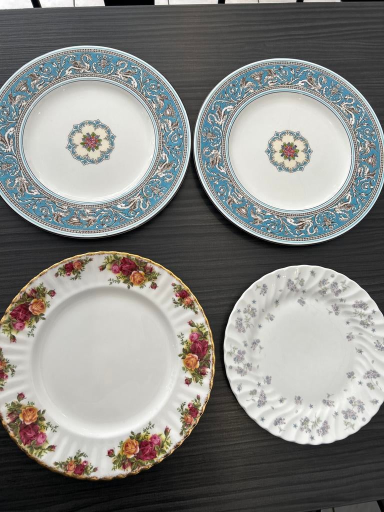 Royal Albert & Wedgewood borden met gebruikssporen, Ophalen