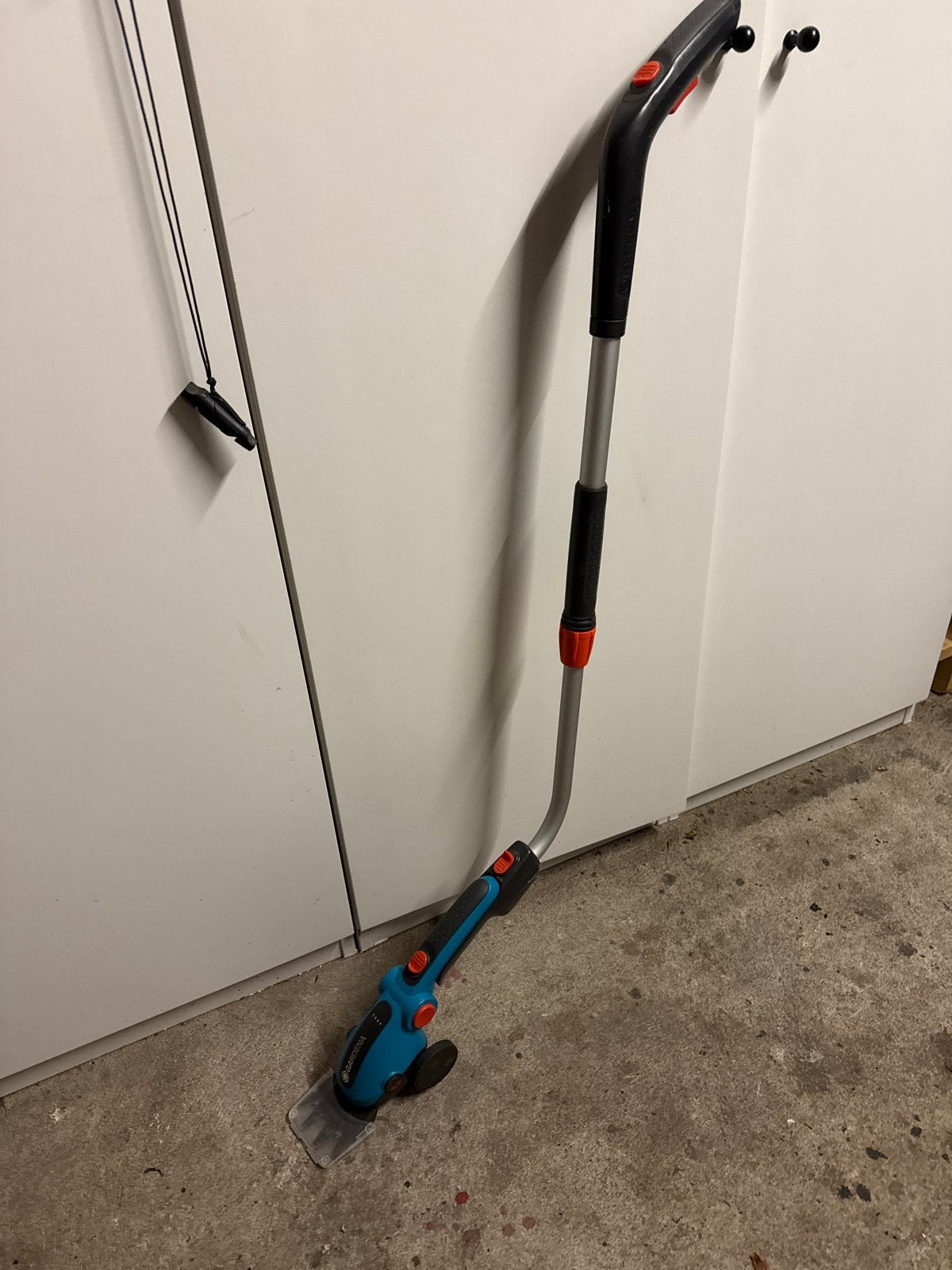 Gardena ComfortCut Li Accu-grastrimmer, Ophalen, Cirkelmaaier, Gebruikt, Minder dan 30 cm