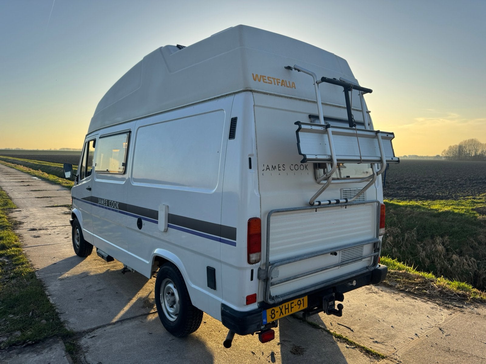Caravans And Camping Zeer