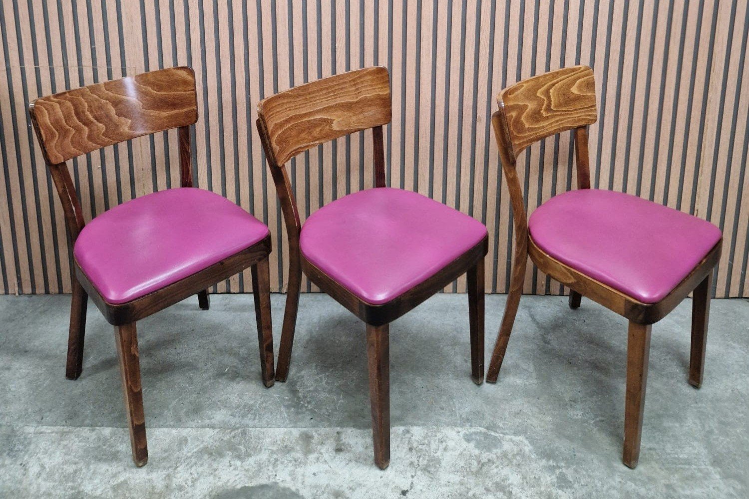 23 x Satelliet cafestoelen bruin roze houten cafe stoelen, Bruin, Ophalen of Verzenden, Zo goed als nieuw, Vijf, Zes of meer stoelen