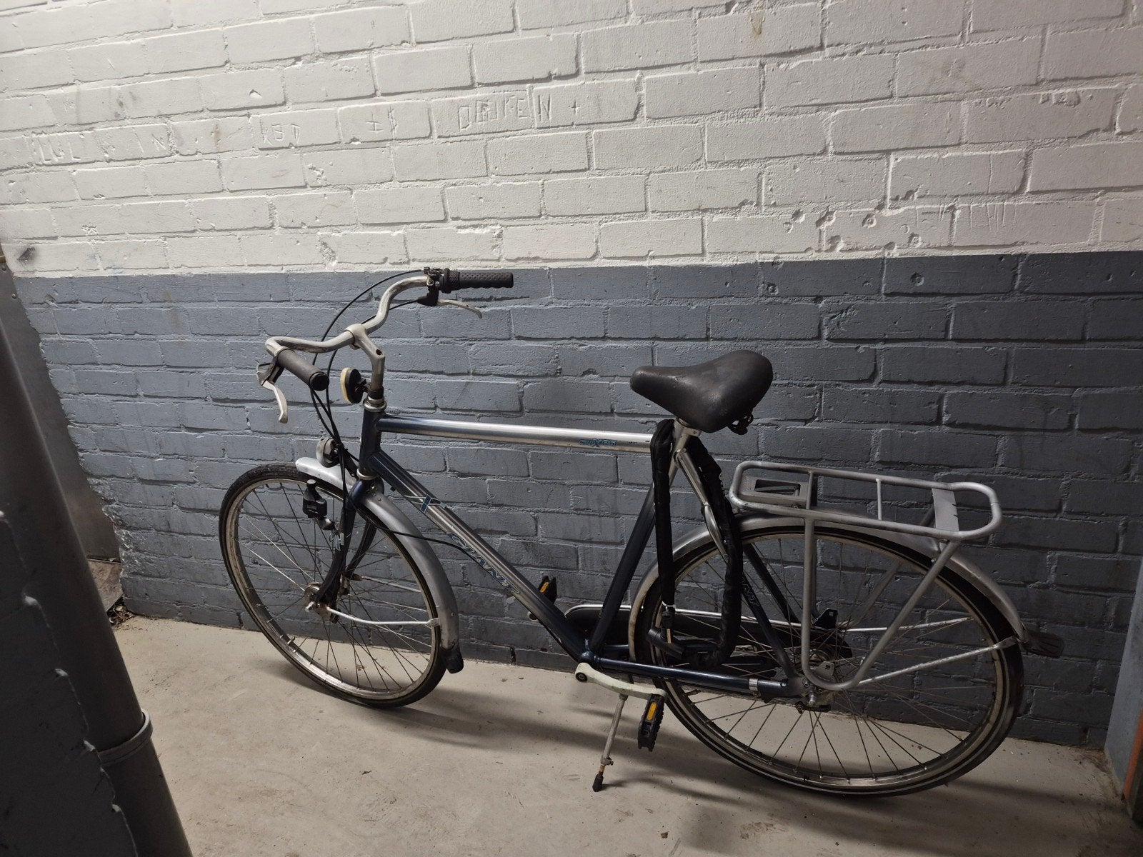 te koop herenfiets 28 inch heeft 3 verselingen, Fietsen en Brommers, Ophalen, Gebruikt, Versnellingen, Giant