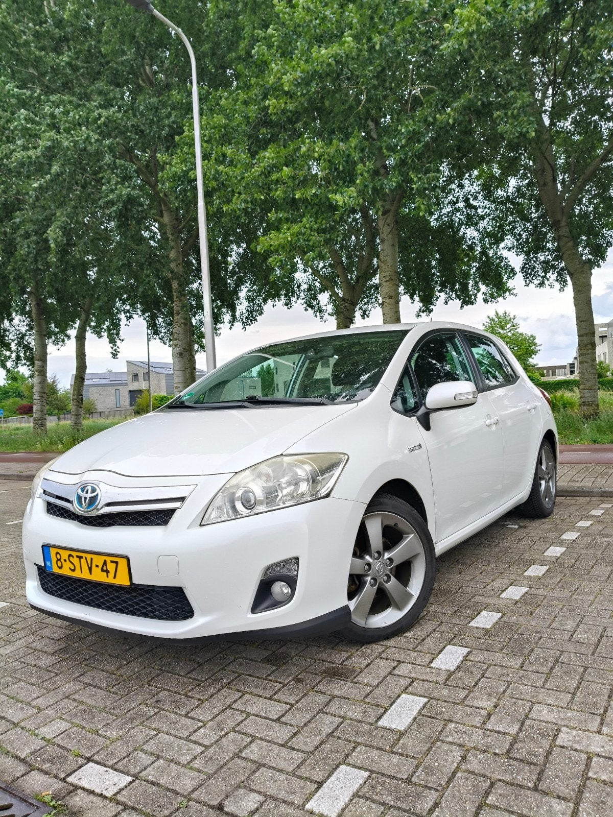 Toyota Auris 1.8 Full Hybrid 136PK 5D CVT 2013 Wit, Auto's, Toyota, Origineel Nederlands, 1798 cc, 25 km/l, Auris