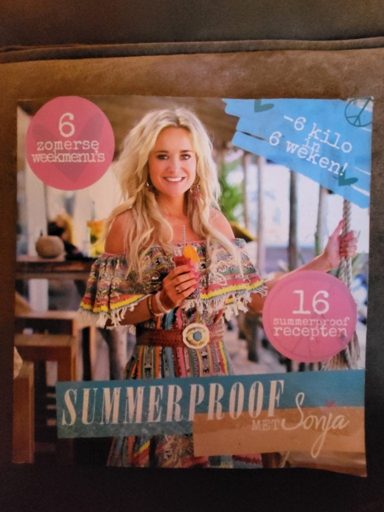 Boek - Sonja Bakker - Summerproof met Sonja, Ophalen of Verzenden, Zo goed als nieuw, Sonja Bakker