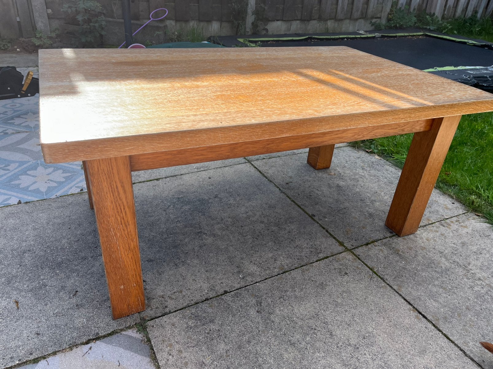 Massief houten salontafel, Huis en Inrichting, Ophalen, Gebruikt, 100 tot 150 cm, Eikenhout