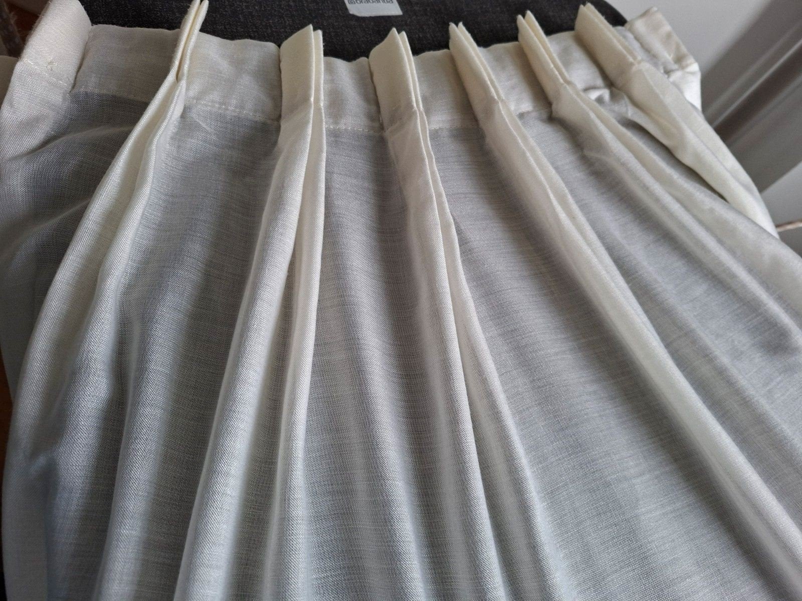 Beige Vitrage Gordijnen met Plooien en Loodband, Vitrage, Gebruikt, Beige, Ophalen of Verzenden