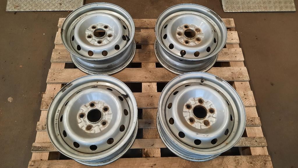 4x Hyundai Stalen Velgen 5-gaats  15 inch, Ophalen, Overige, Bestelwagen, 15 inch