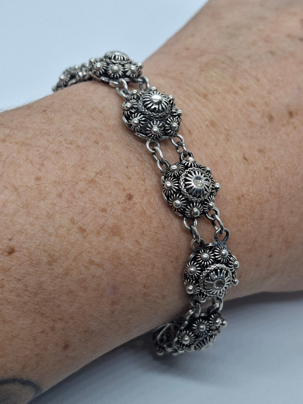 Zilveren Vintage Armband met Antieke Zeeuwse Knopen, Ophalen of Verzenden, Zilver, Zilver