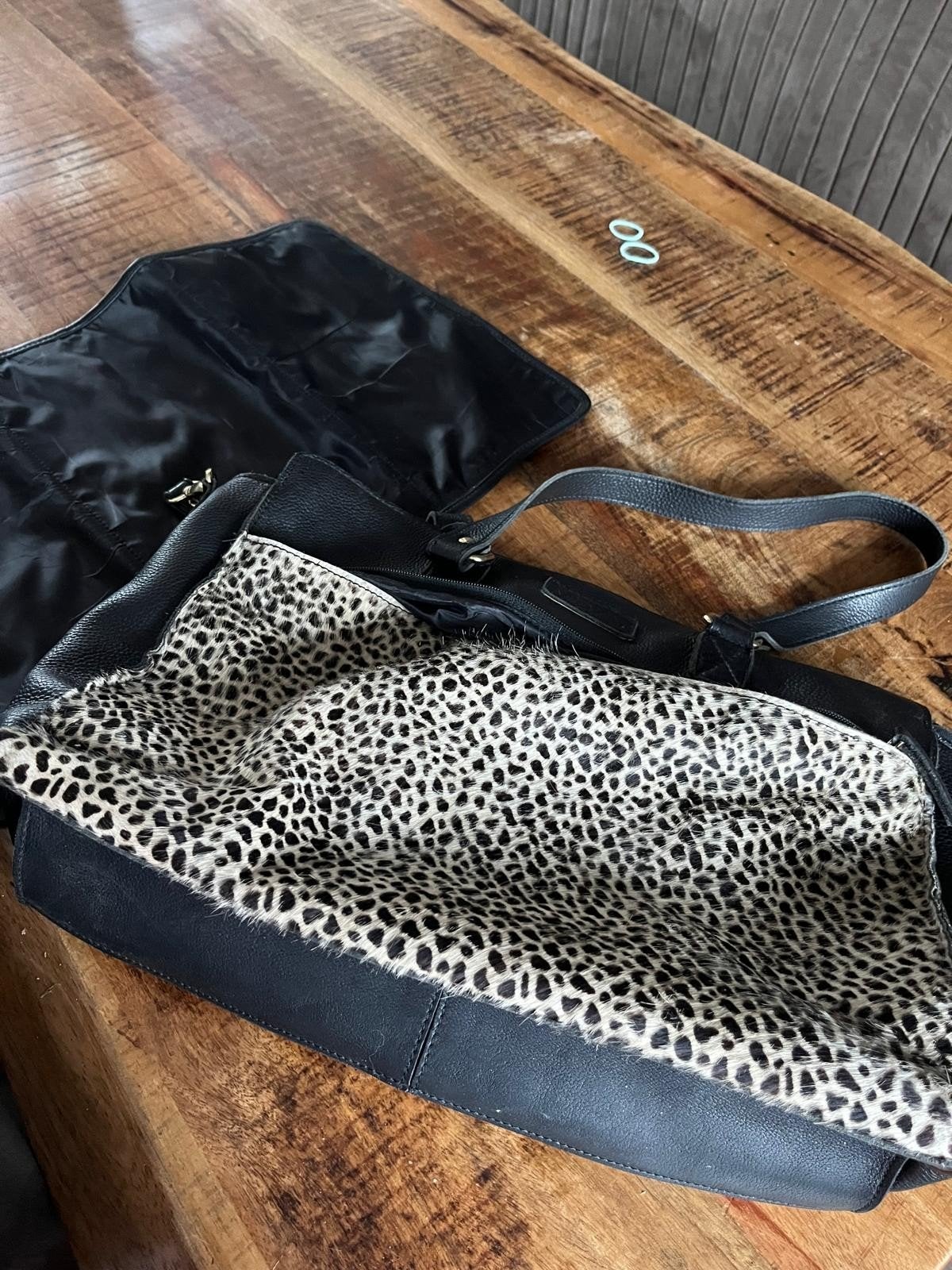 Mozz Luiertas Zwart Lederlook met Luipaardprint, Gebruikt, Mozz, Zwart, Extra vakken